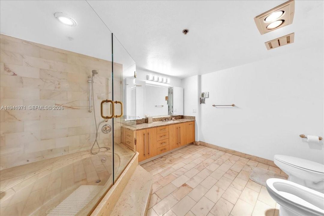На продажу: $1,185,000 (2 спален, 2 ванн, 1672 Квадратных фут)