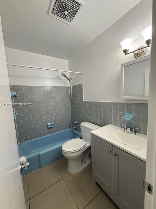 На продажу: $140,000 (1 спален, 1 ванн, 640 Квадратных фут)