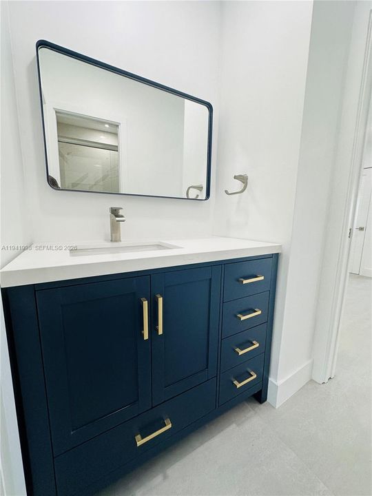 For Sale: $499,000 (2 beds, 1 baths, 1250 Square Feet)