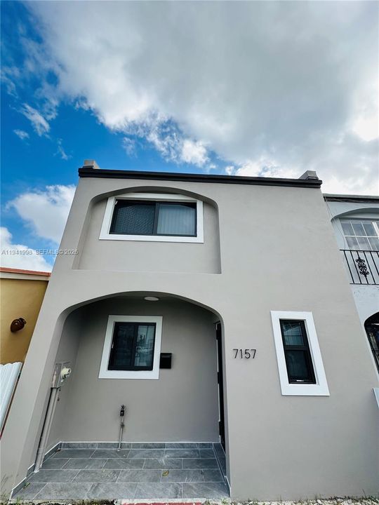 For Sale: $499,000 (2 beds, 1 baths, 1250 Square Feet)