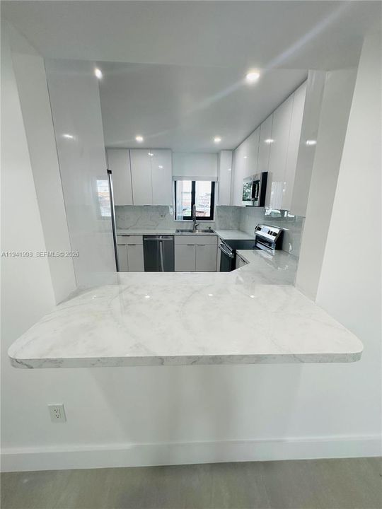 For Sale: $499,000 (2 beds, 1 baths, 1250 Square Feet)