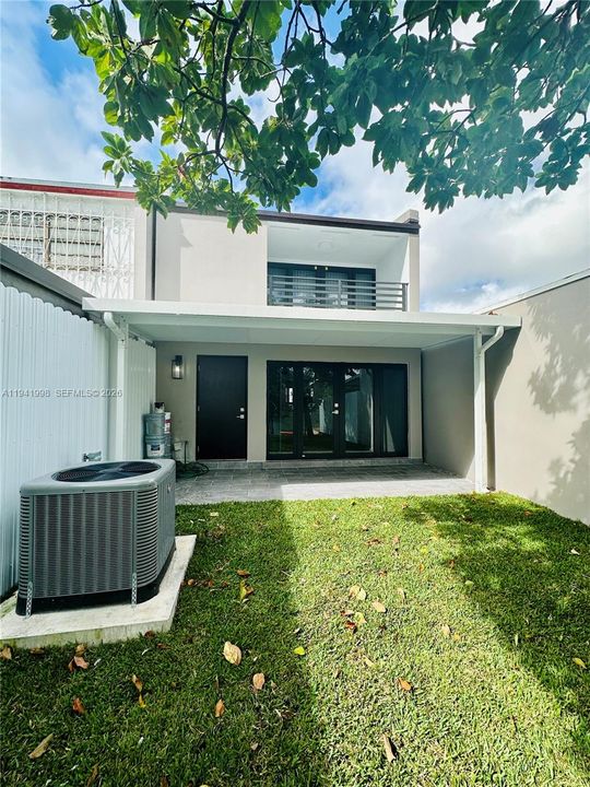 For Sale: $499,000 (2 beds, 1 baths, 1250 Square Feet)