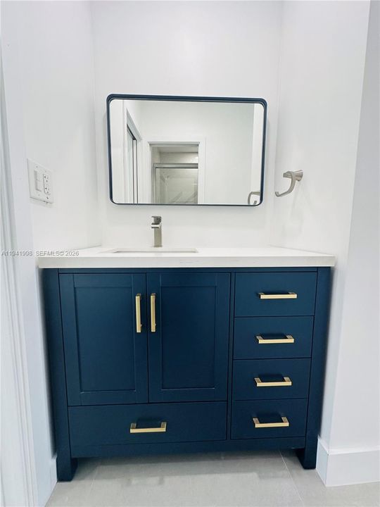 For Sale: $499,000 (2 beds, 1 baths, 1250 Square Feet)
