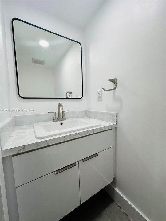 For Sale: $499,000 (2 beds, 1 baths, 1250 Square Feet)