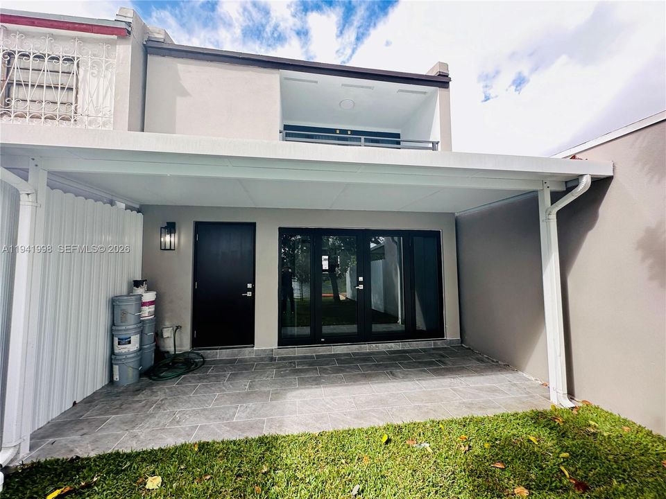 For Sale: $499,000 (2 beds, 1 baths, 1250 Square Feet)