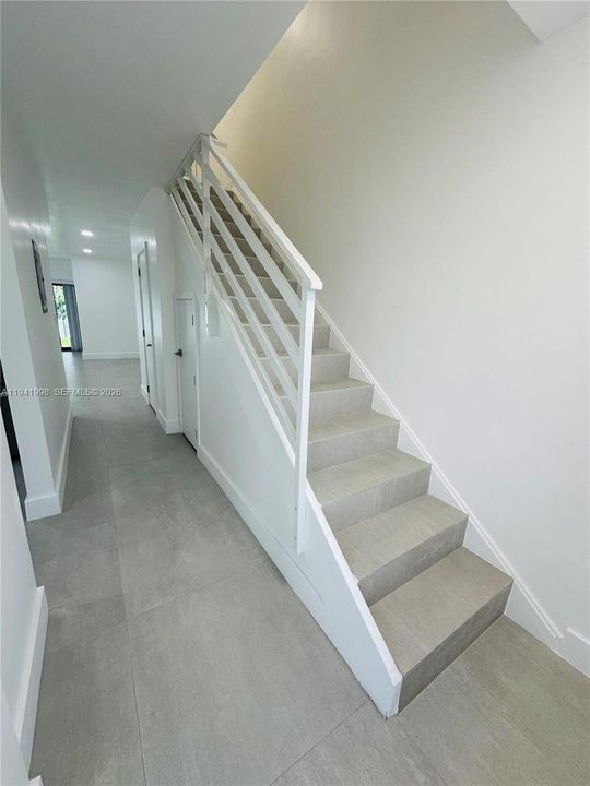 For Sale: $499,000 (2 beds, 1 baths, 1250 Square Feet)