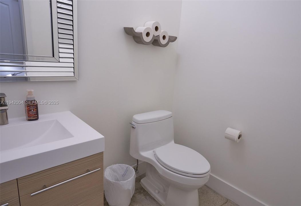 Recientemente alquilado: $3,990 (4 camas, 2 baños, 2171 Pies cuadrados)