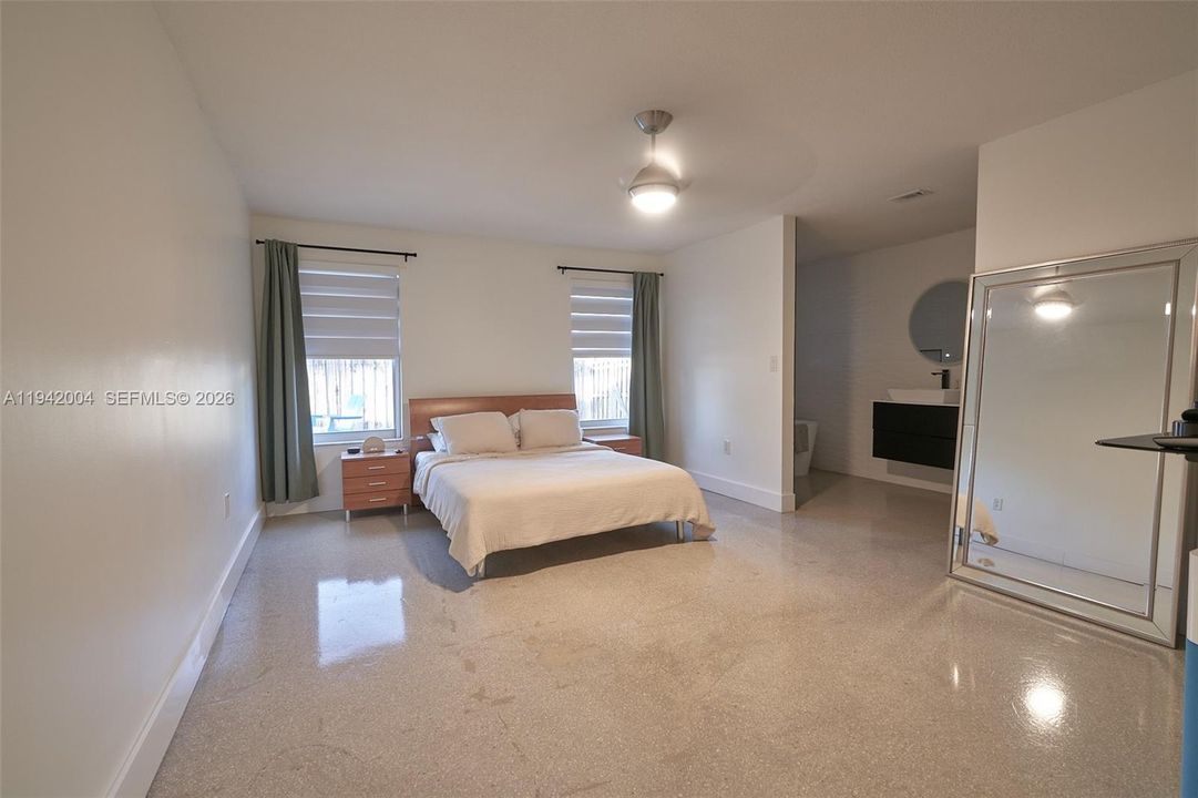 Recientemente alquilado: $3,990 (4 camas, 2 baños, 2171 Pies cuadrados)