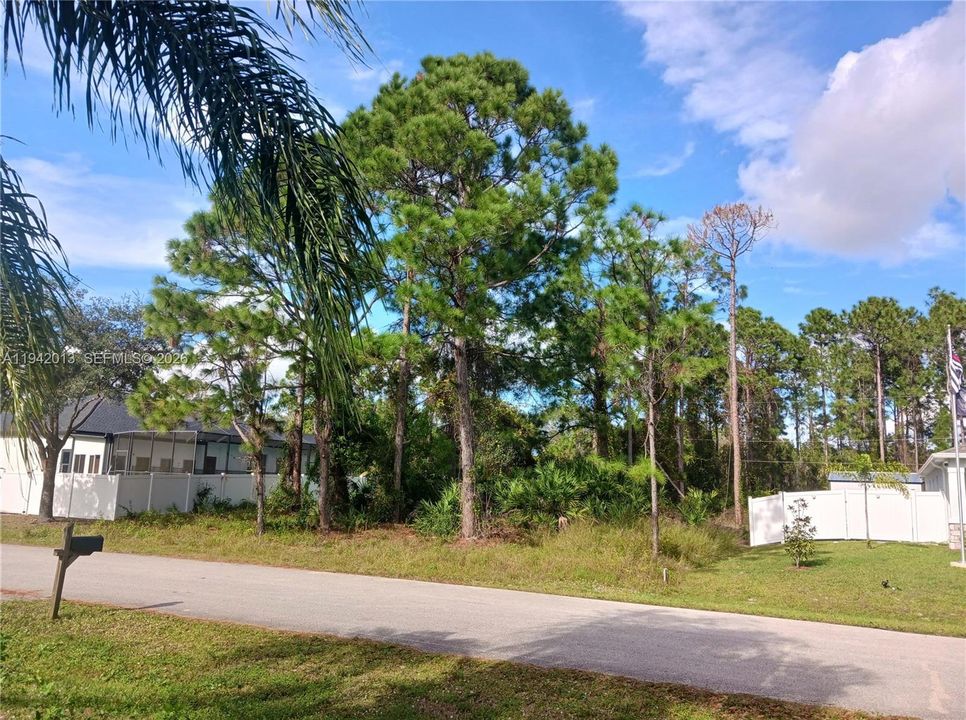 На продажу: $45,000 (0.24 acres)