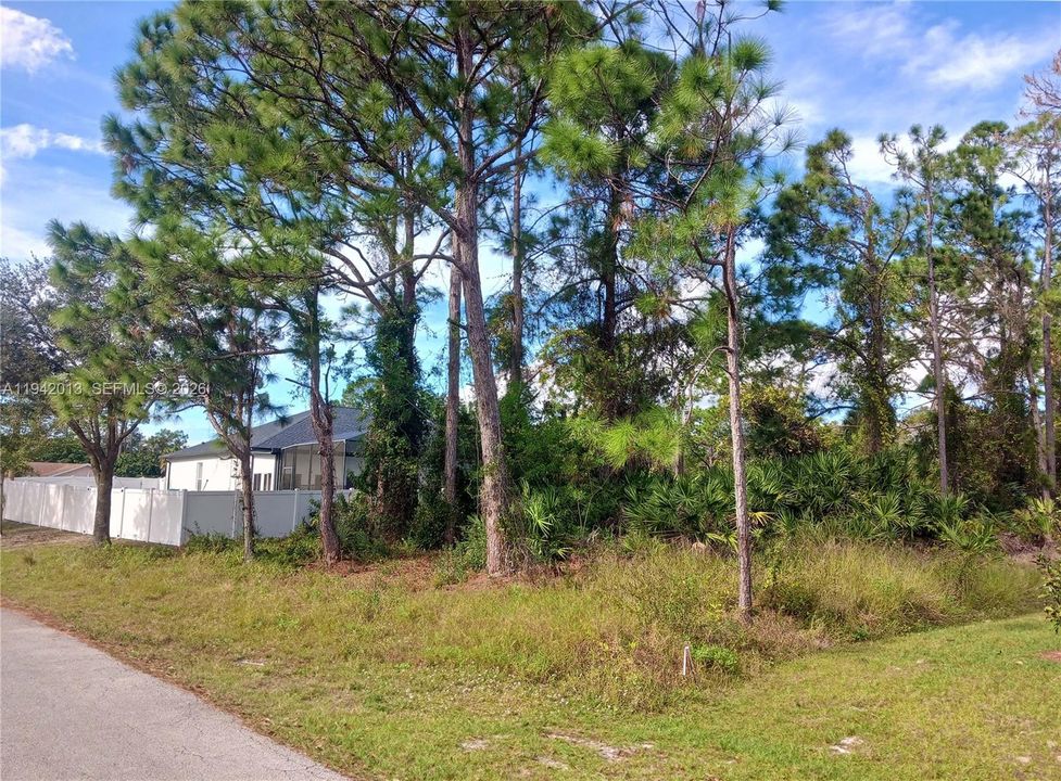 На продажу: $45,000 (0.24 acres)