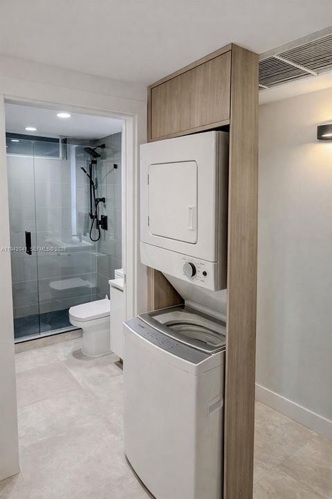 For Sale: $795,000 (1 beds, 1 baths, 640 Square Feet)
