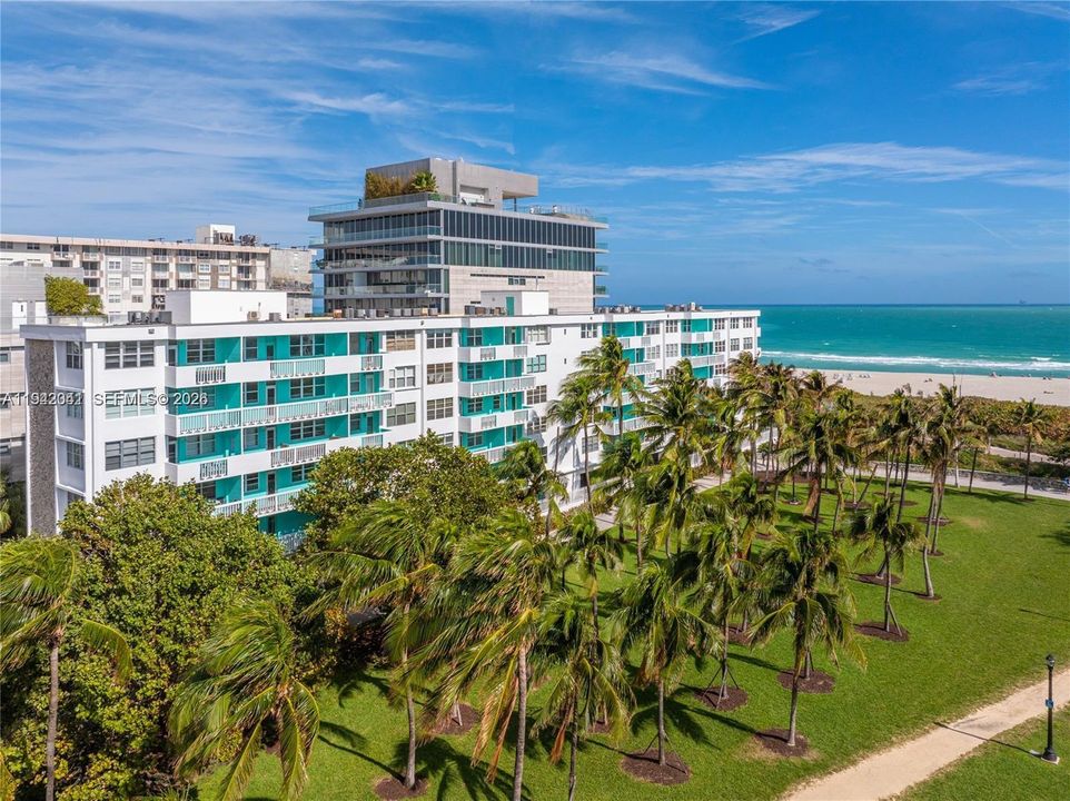 For Sale: $795,000 (1 beds, 1 baths, 640 Square Feet)
