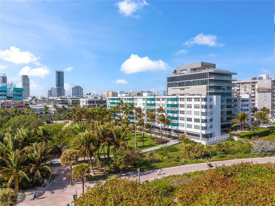 For Sale: $795,000 (1 beds, 1 baths, 640 Square Feet)