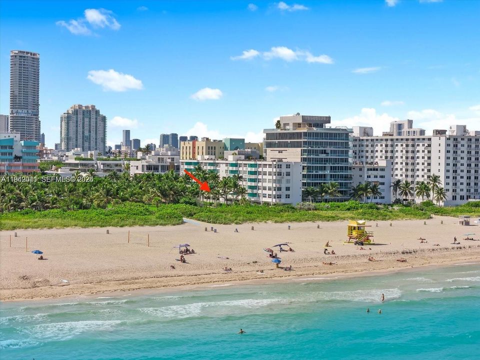 For Sale: $795,000 (1 beds, 1 baths, 640 Square Feet)