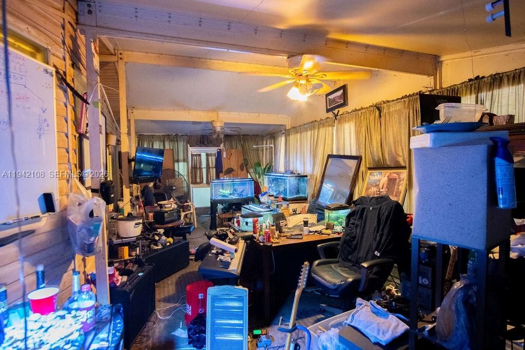 На продажу: $199,000 (2 спален, 2 ванн, 1170 Квадратных фут)