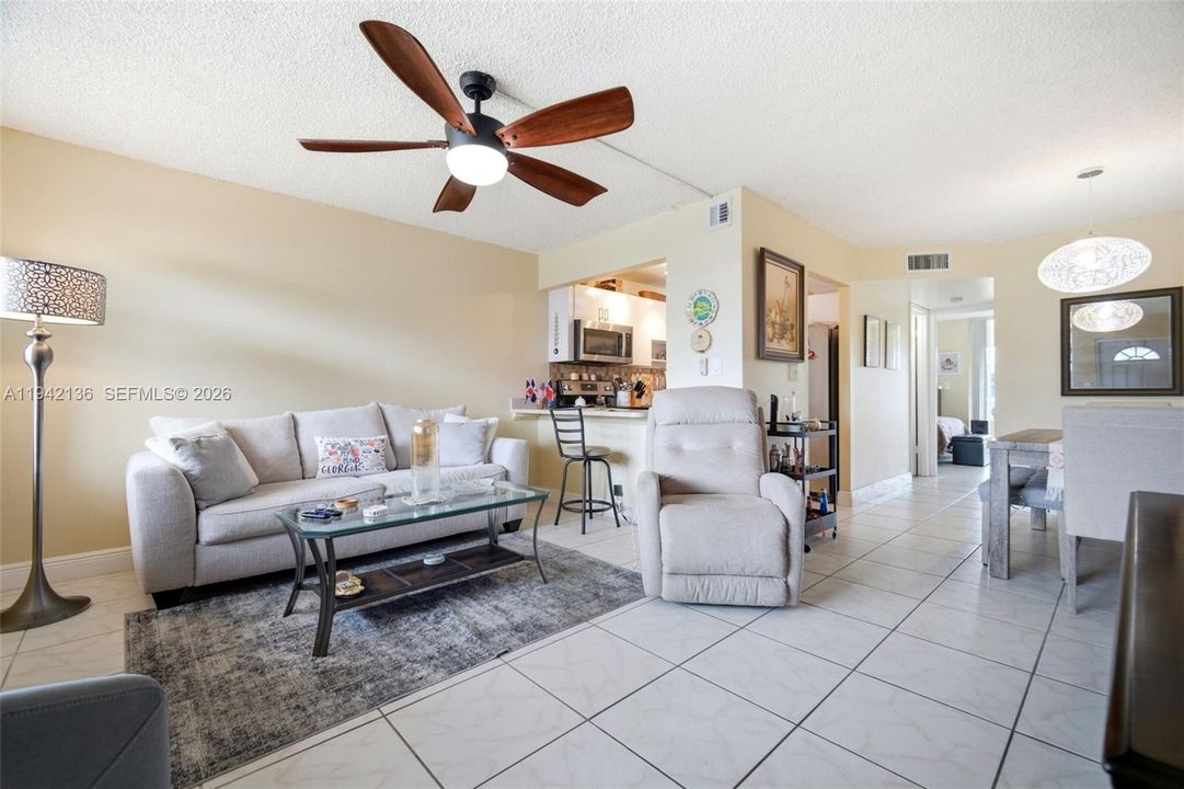 For Sale: $75,000 (1 beds, 1 baths, 590 Square Feet)