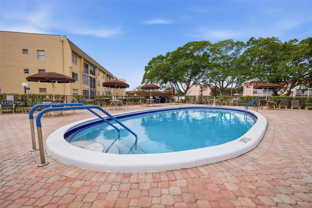 For Sale: $75,000 (1 beds, 1 baths, 590 Square Feet)