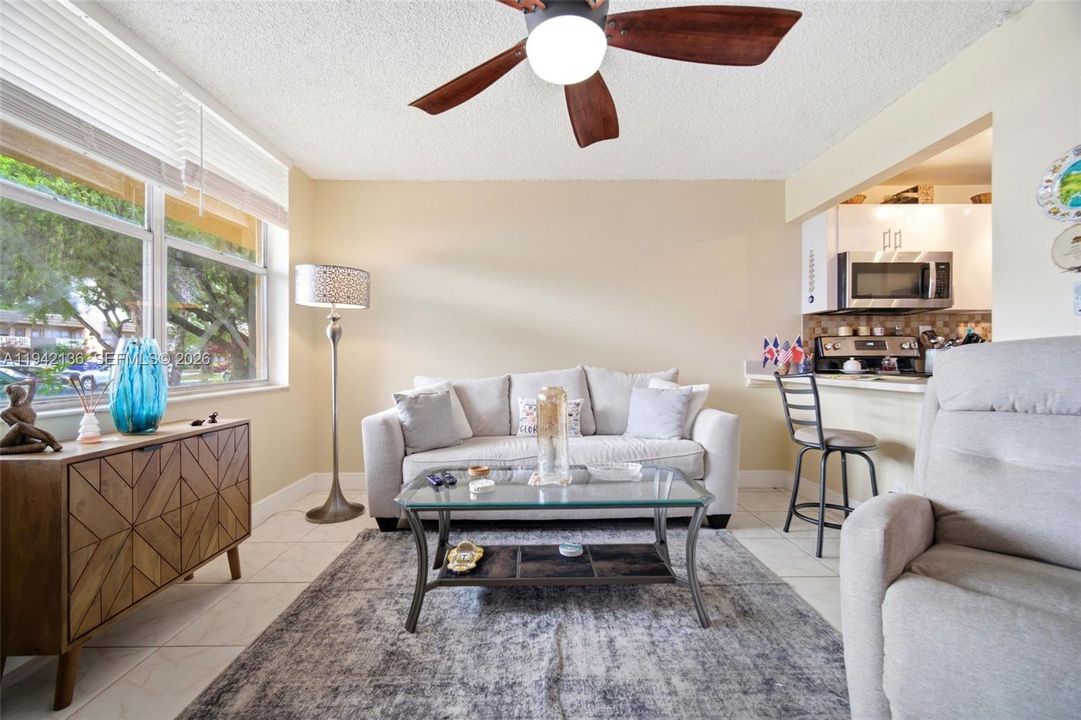 For Sale: $75,000 (1 beds, 1 baths, 590 Square Feet)