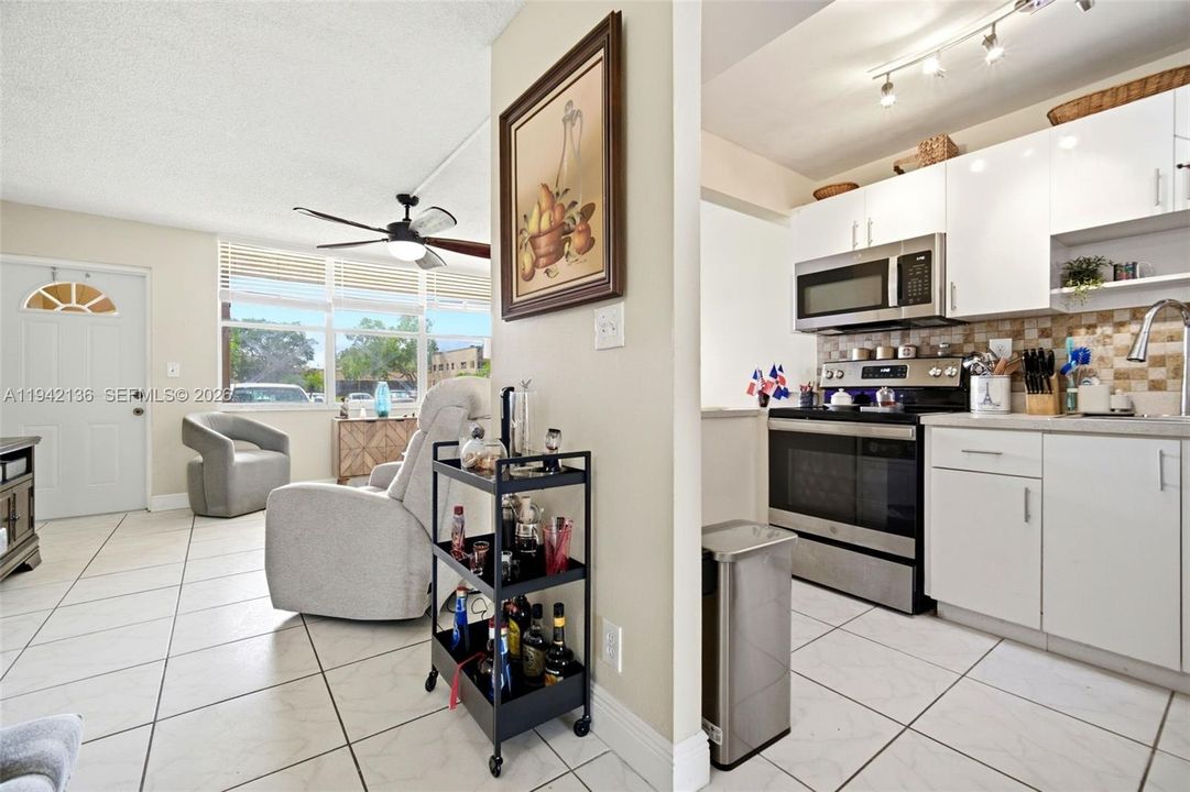 For Sale: $75,000 (1 beds, 1 baths, 590 Square Feet)
