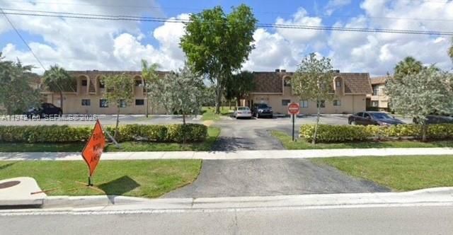 For Sale: $187,000 (2 beds, 1 baths, 752 Square Feet)