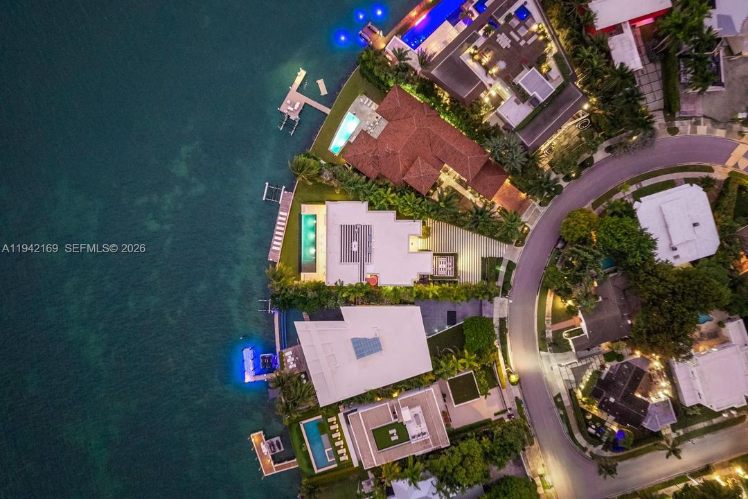 待售: $35,000,000 (8 贝兹, 7 浴室, 10439 平方英尺)