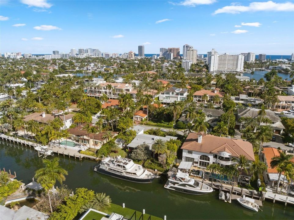 На продажу: $4,195,000 (3 спален, 3 ванн, 2683 Квадратных фут)
