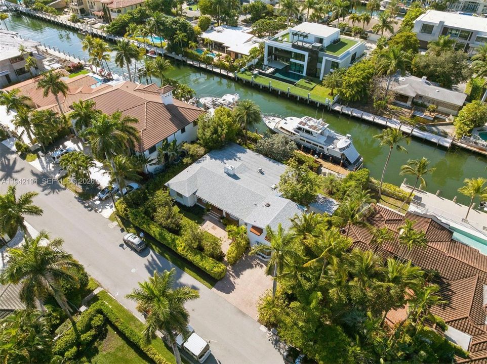 На продажу: $4,195,000 (3 спален, 3 ванн, 2683 Квадратных фут)