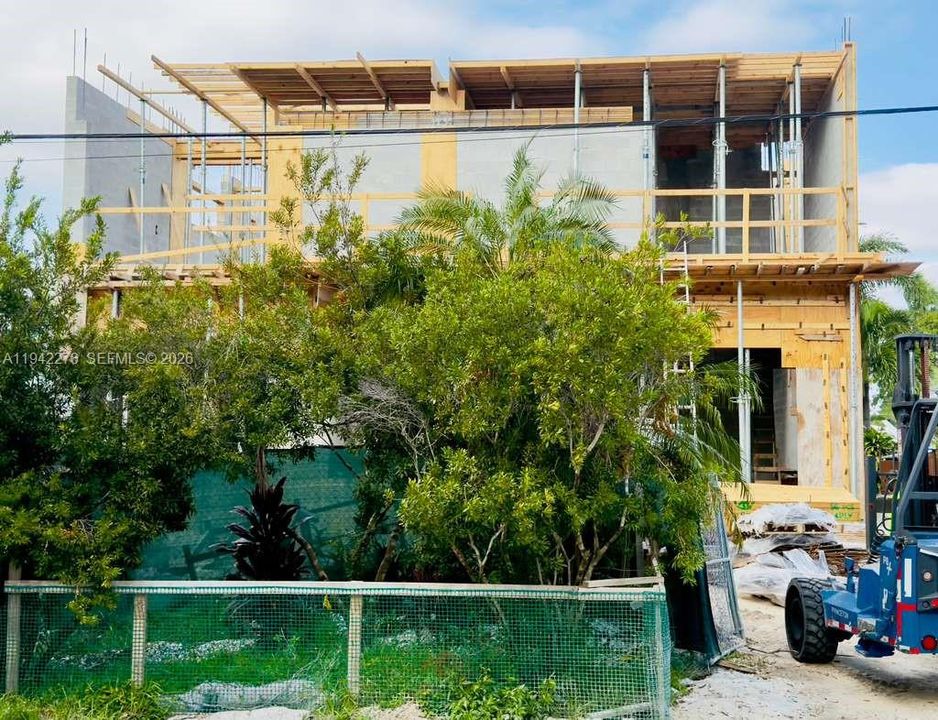 На продажу: $4,960,000 (5 спален, 6 ванн, 0 Квадратных фут)