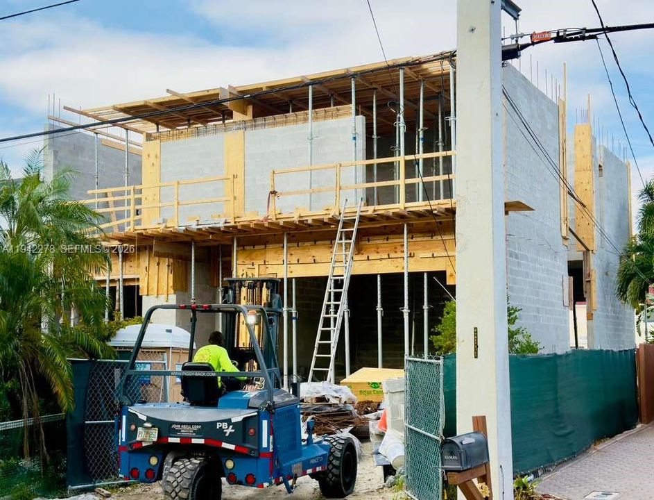 На продажу: $4,960,000 (5 спален, 6 ванн, 0 Квадратных фут)