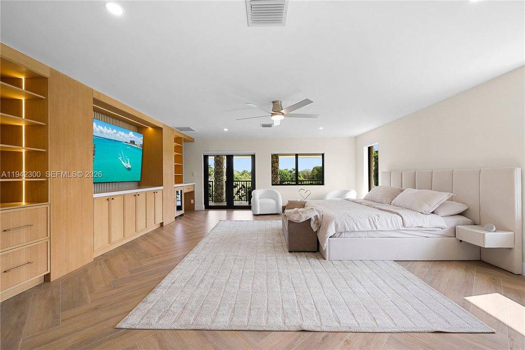 For Sale: $12,500,000 (7 beds, 6 baths, 8581 Square Feet)