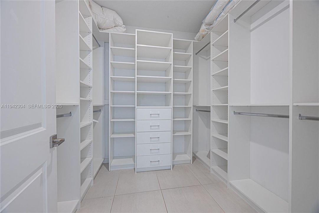 На продажу: $775,500 (4 спален, 2 ванн, 1710 Квадратных фут)