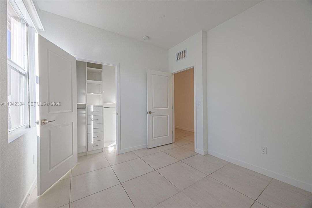 На продажу: $775,500 (4 спален, 2 ванн, 1710 Квадратных фут)
