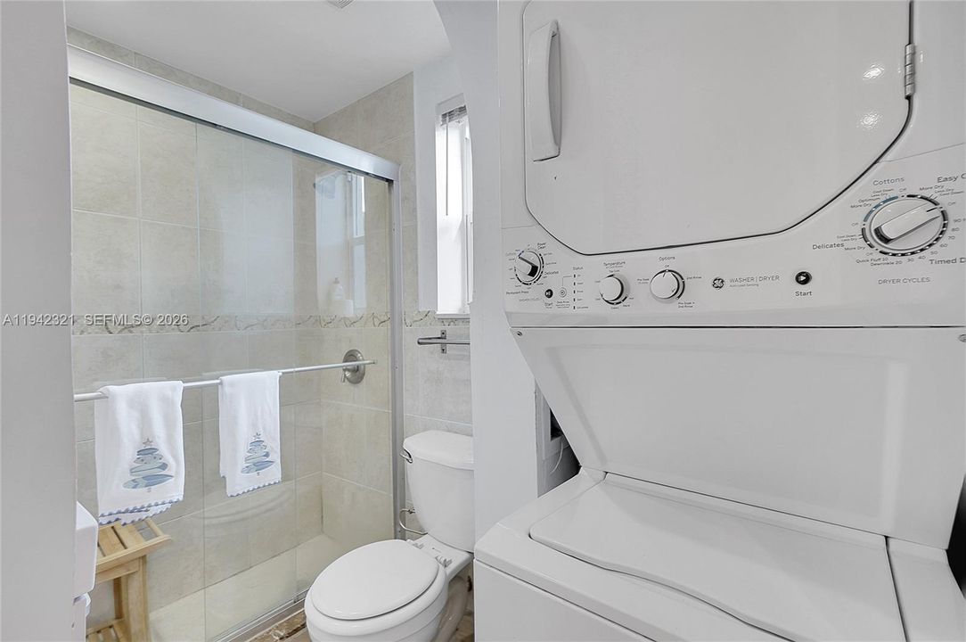 Recientemente alquilado: $3,400 (3 camas, 2 baños, 1299 Pies cuadrados)