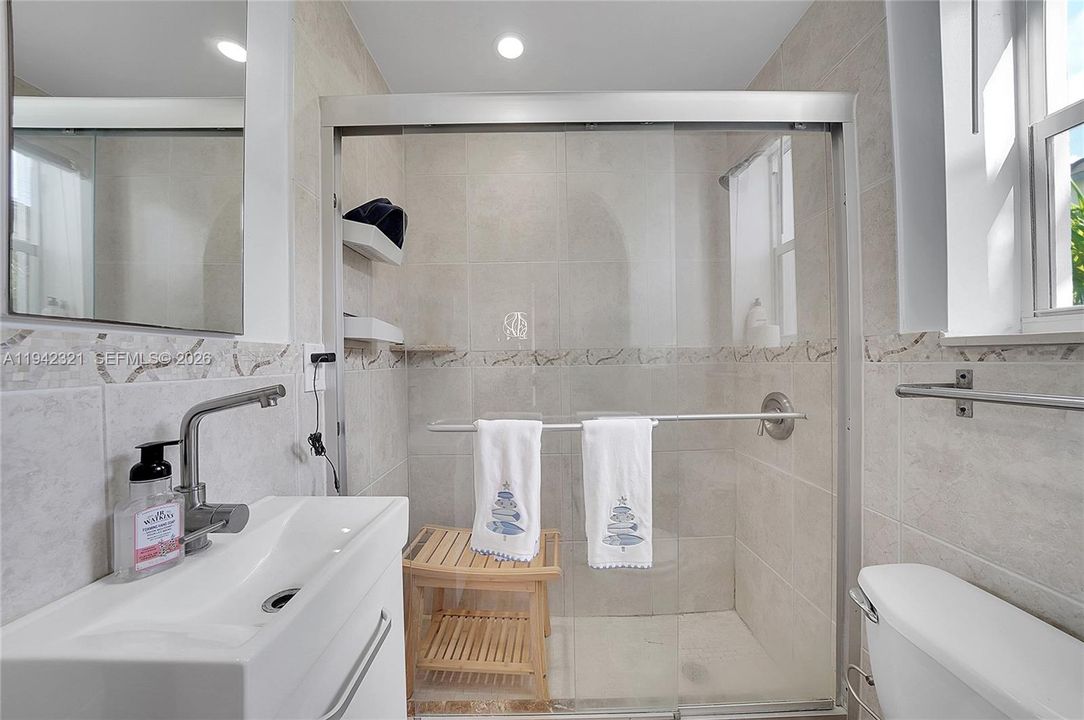 Recientemente alquilado: $3,400 (3 camas, 2 baños, 1299 Pies cuadrados)