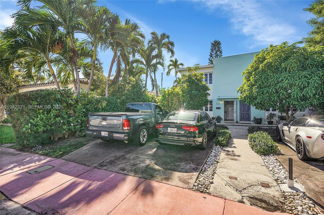 Recientemente alquilado: $3,400 (3 camas, 2 baños, 1299 Pies cuadrados)