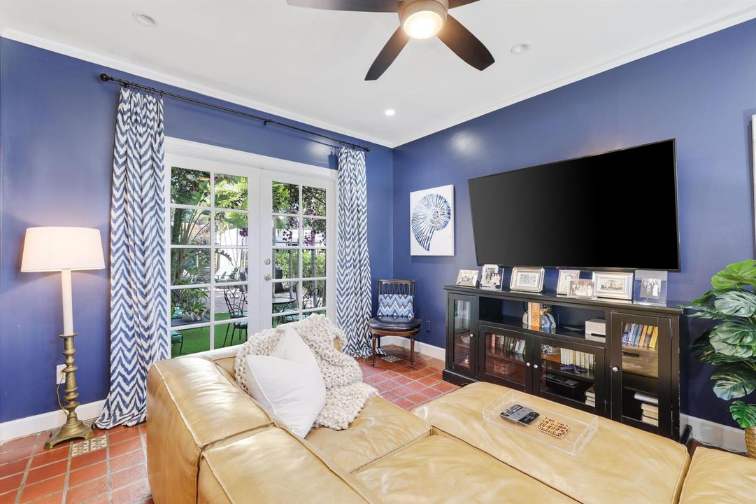 325 Greymon Drive - 12.jpg-FULL