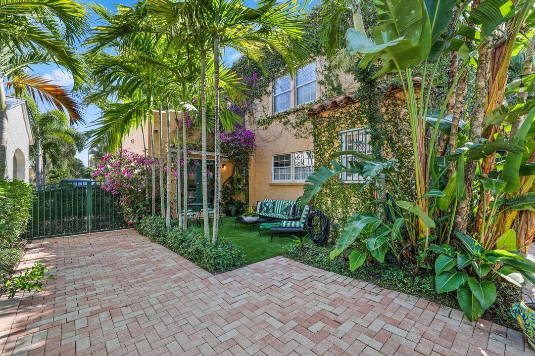 325 Greymon Drive - 38.jpg-FULL
