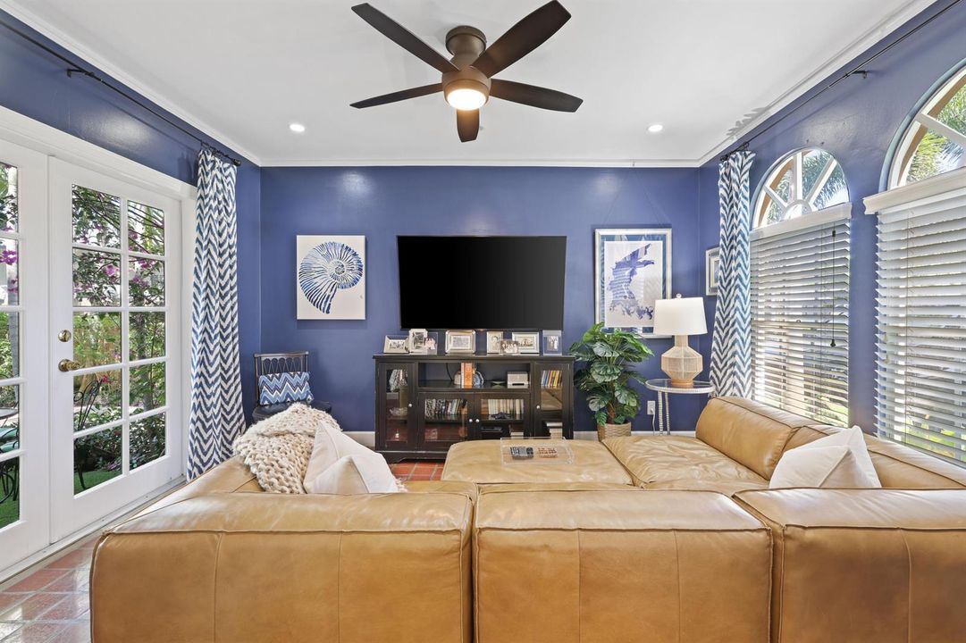 325 Greymon Drive - 10.jpg-FULL