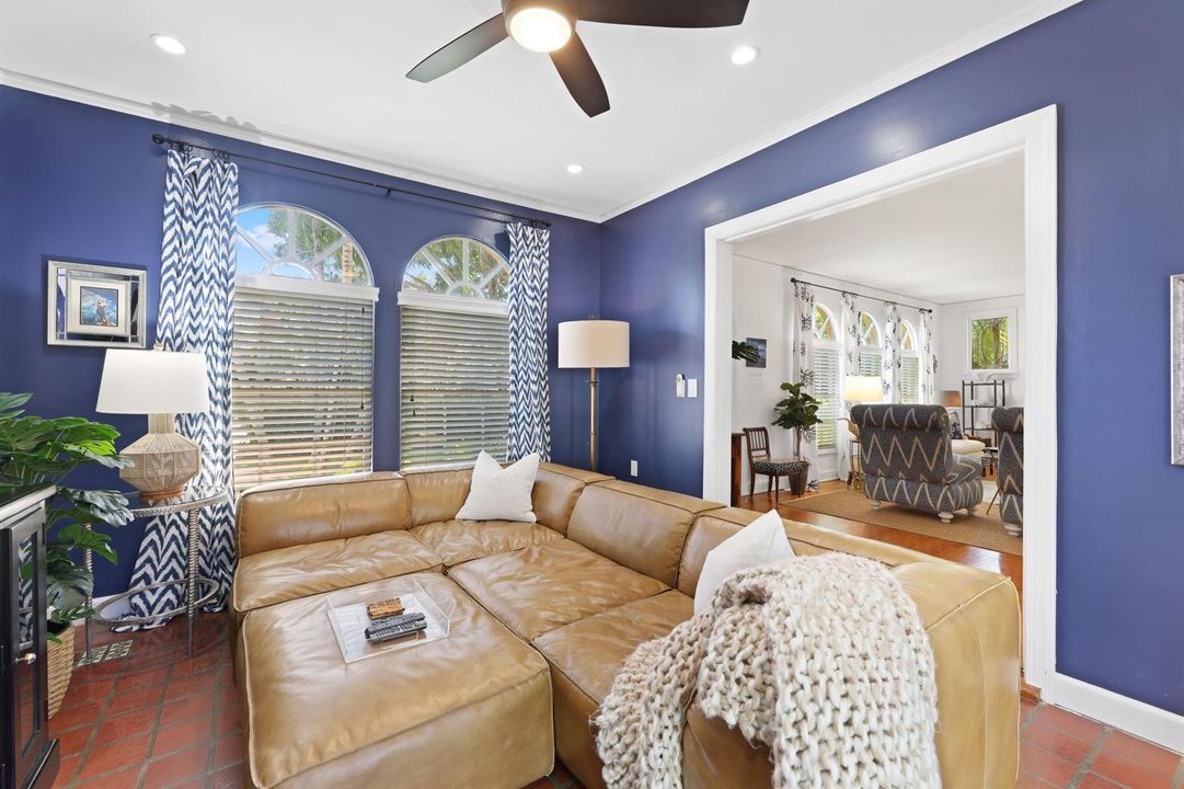 325 Greymon Drive - 11.jpg-FULL