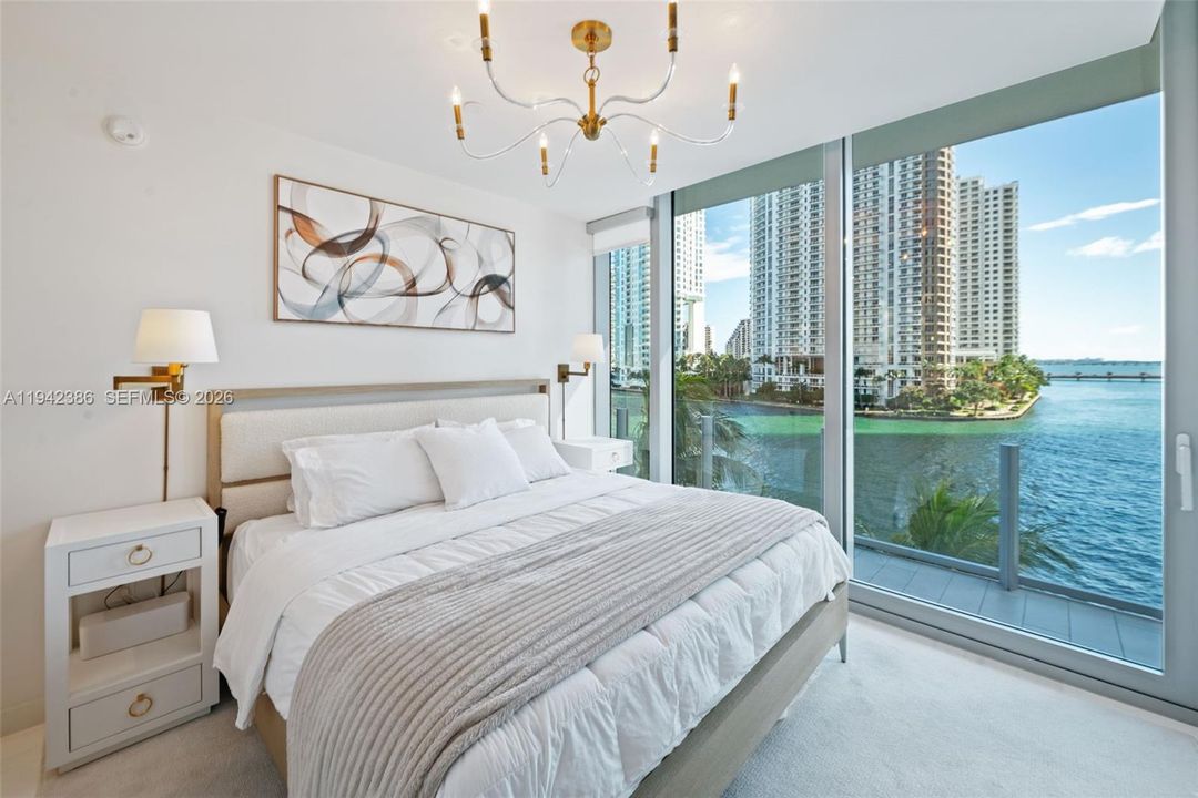 Active With Contract: $2,599,000 (3 beds, 3 baths, 1829 Square Feet)