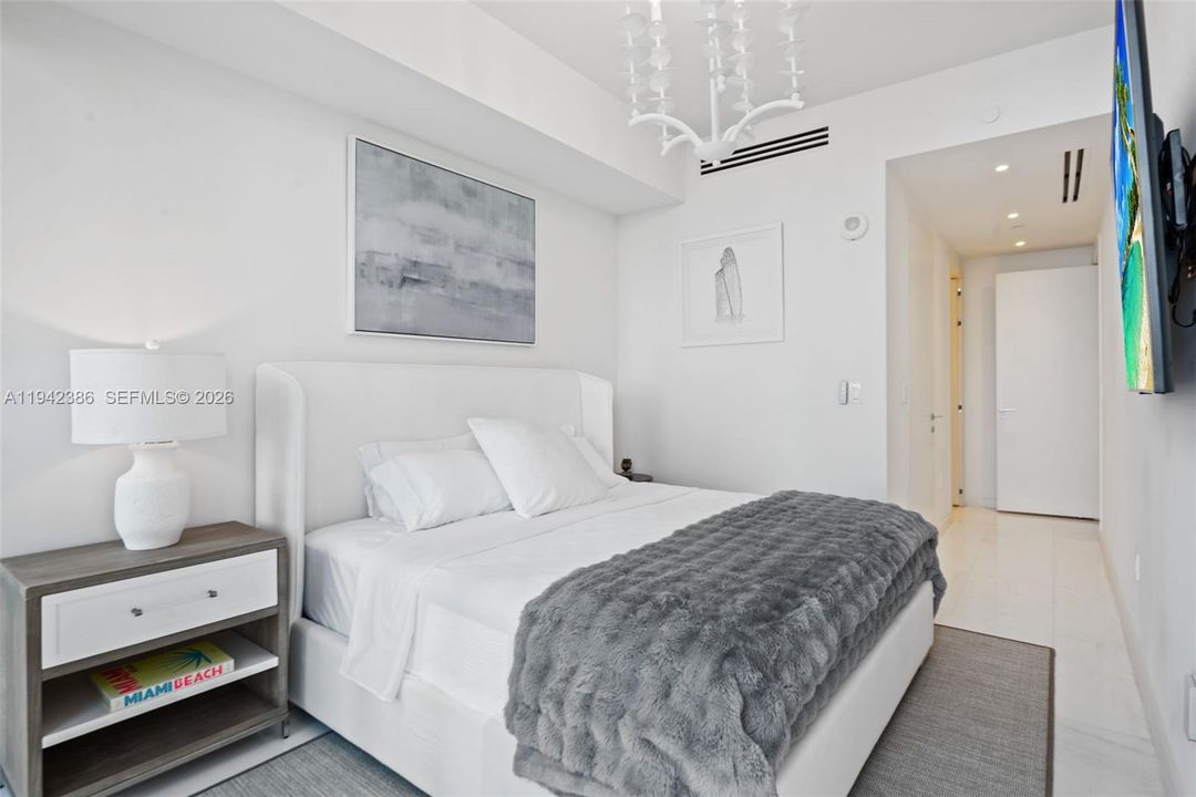 Secondary Bedroom.