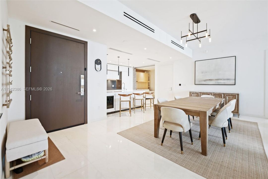 Active With Contract: $2,599,000 (3 beds, 3 baths, 1829 Square Feet)