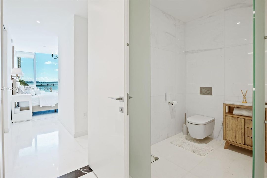 Active With Contract: $2,599,000 (3 beds, 3 baths, 1829 Square Feet)