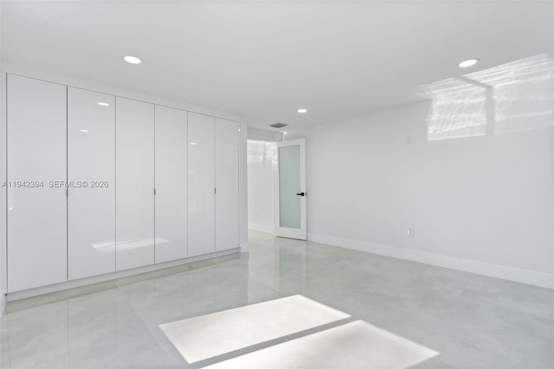 Active With Contract: $1,225,000 (5 beds, 4 baths, 3214 Square Feet)