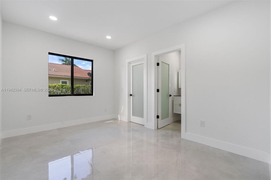 Active With Contract: $1,225,000 (5 beds, 4 baths, 3214 Square Feet)