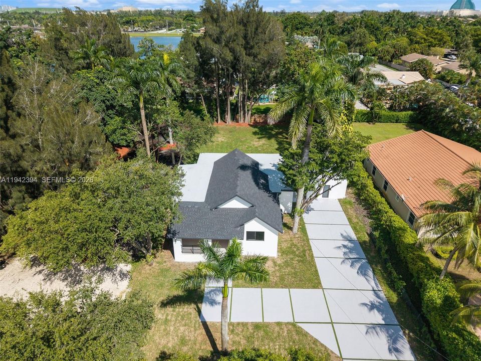 Active With Contract: $1,225,000 (5 beds, 4 baths, 3214 Square Feet)
