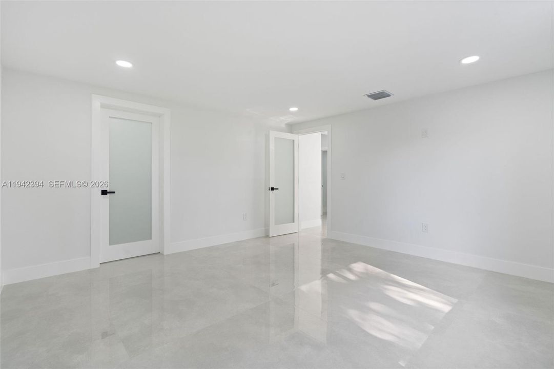 Active With Contract: $1,225,000 (5 beds, 4 baths, 3214 Square Feet)