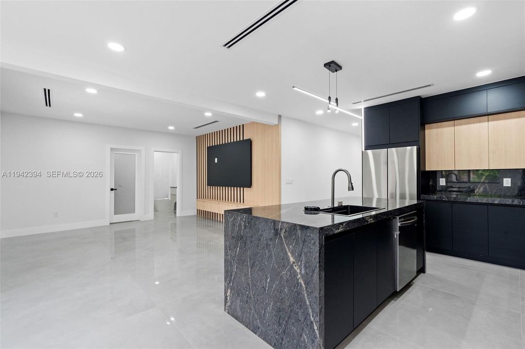 Active With Contract: $1,225,000 (5 beds, 4 baths, 3214 Square Feet)