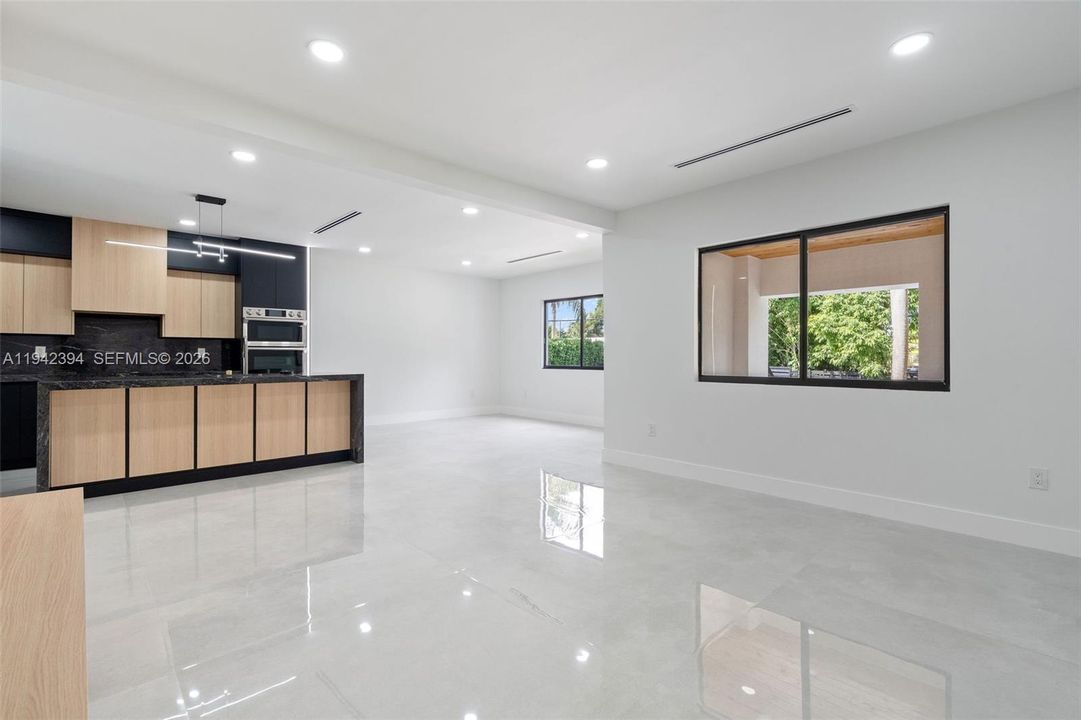 Active With Contract: $1,225,000 (5 beds, 4 baths, 3214 Square Feet)