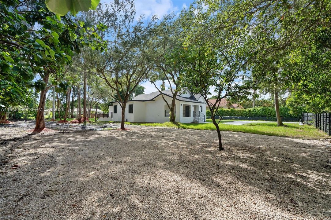 Active With Contract: $1,225,000 (5 beds, 4 baths, 3214 Square Feet)